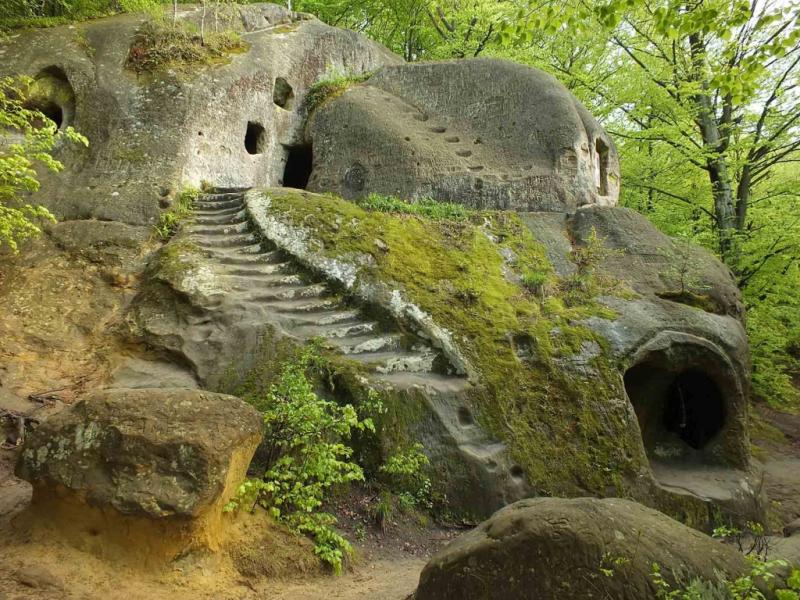 10 Пещерный монастырь возле с.Розгирче