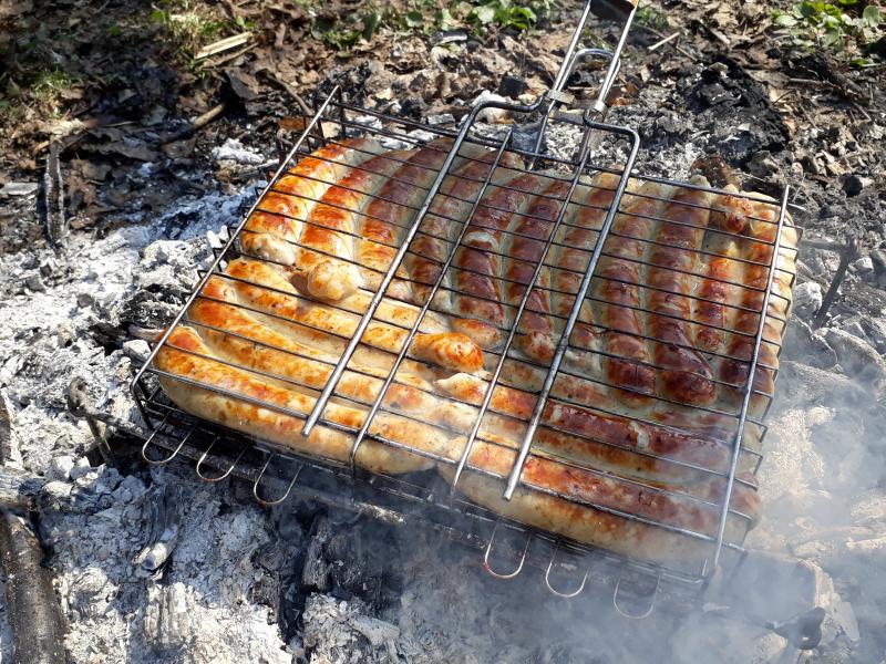 У этих колбасок 7 дней срок хранения! И это их первый день!!